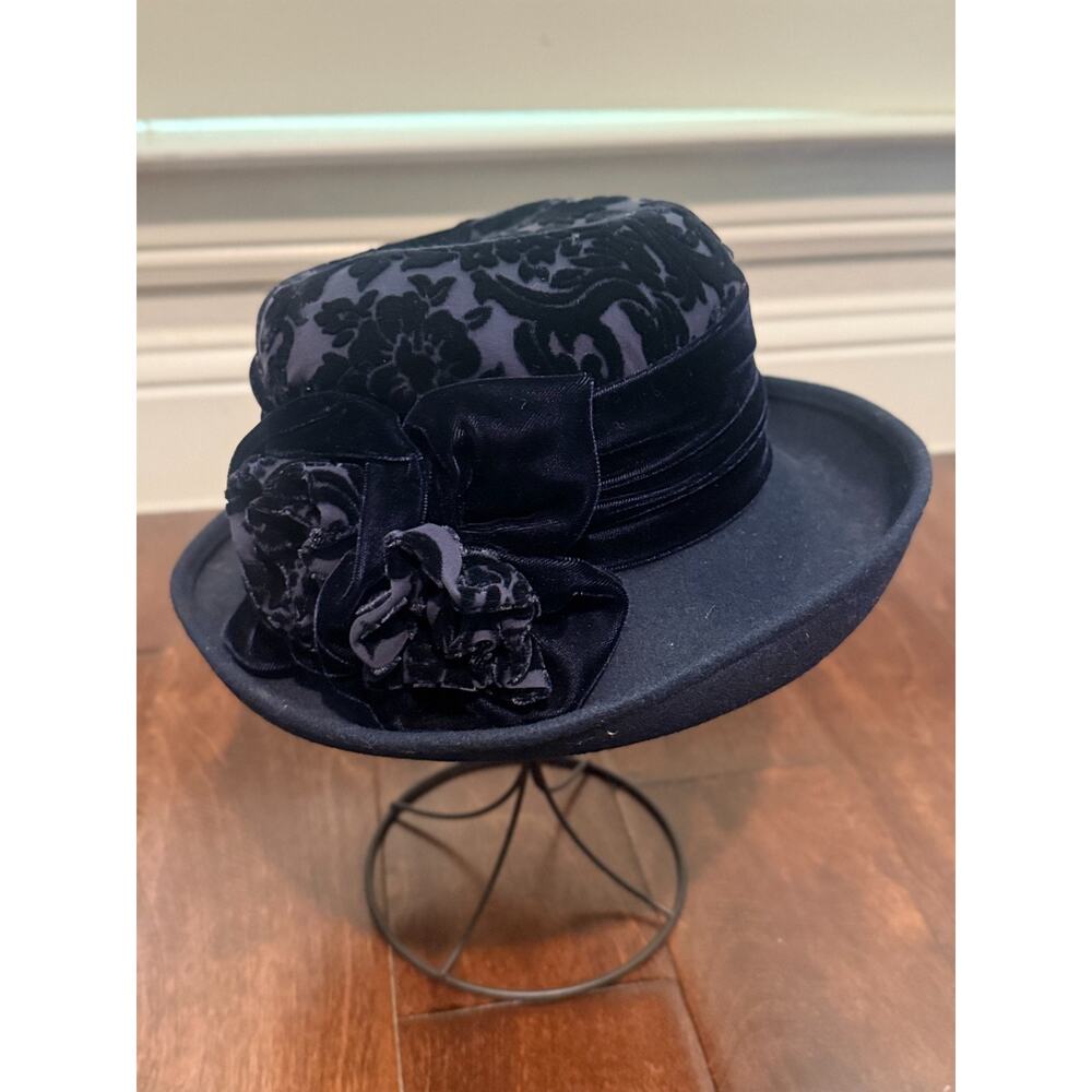 Toucan Collection New York 100% Wool Black Hat USA Vintage Velvet Trim Church